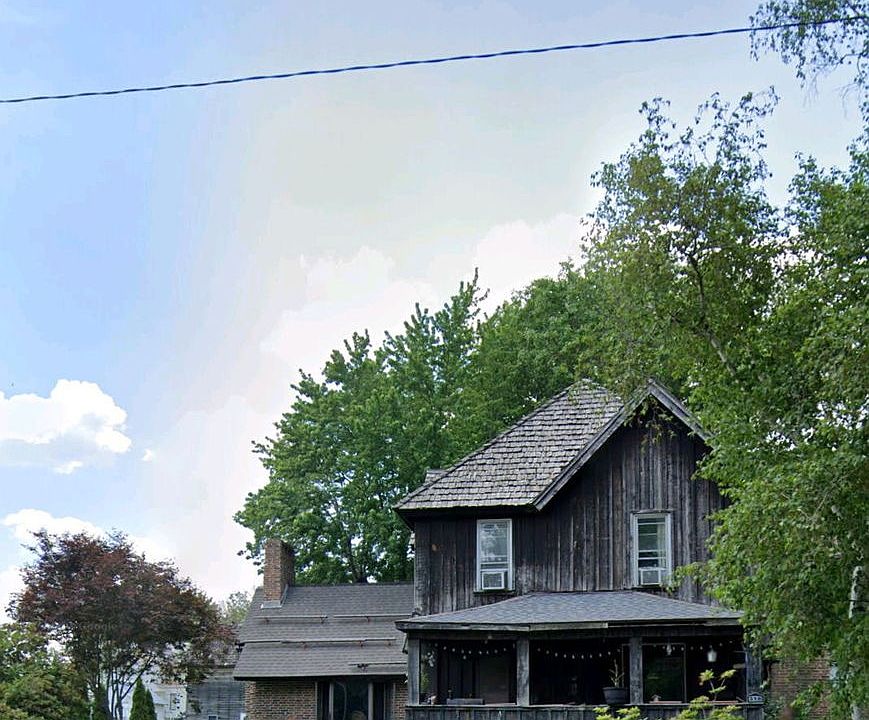 1st image of 310 Park Ave