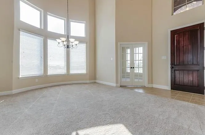 4 bed, 3.0 bath, 3062 sqft, $2,499 — Photo 3
