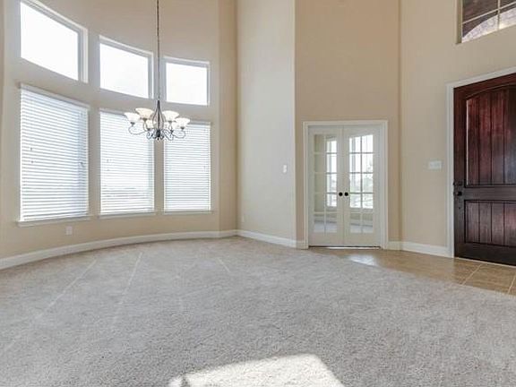 3rd image of 829 Mist Flower Dr