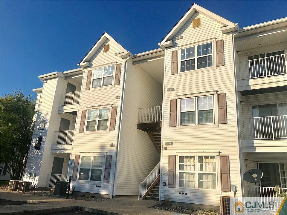 1st image of 931 Waterford Dr #931