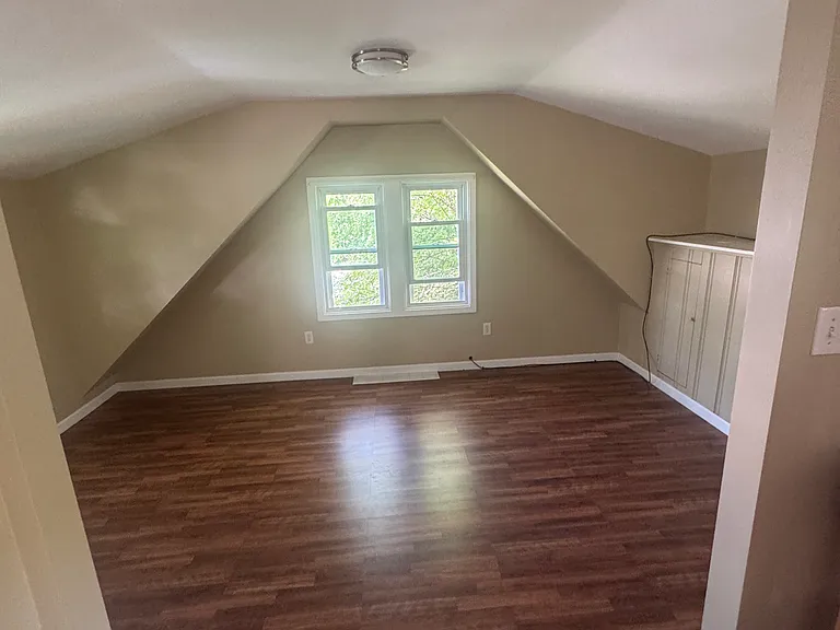 83 Parkwood Ave #4 — Photo 2