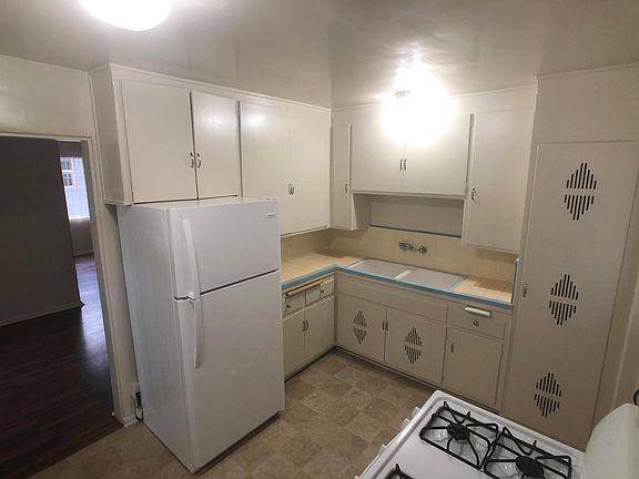 2 Bedroom - Kitchen