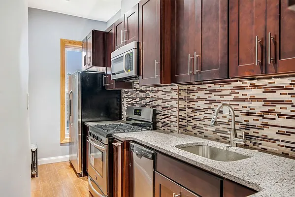 Rented by Compass | media 9