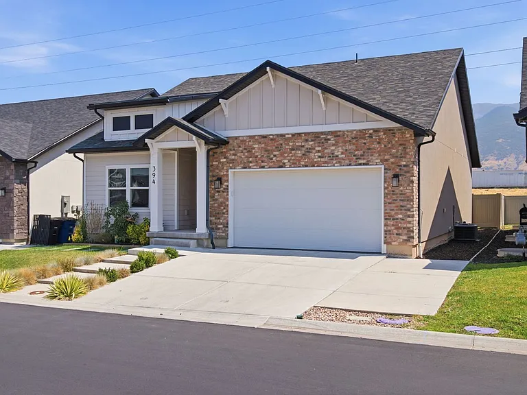 394 W Parkway Dr — Photo 34