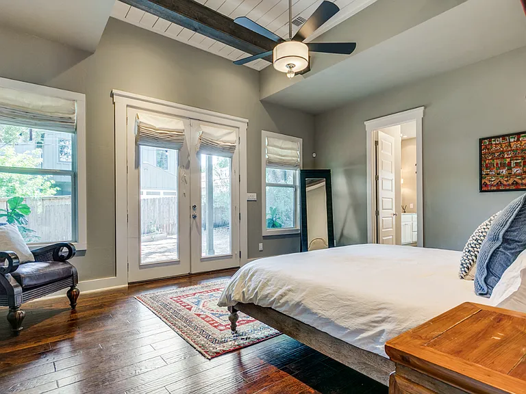 242 E Elmview Pl — Photo 13