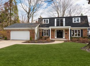30905 Huntington Woods Pkwy, Bay Village, OH