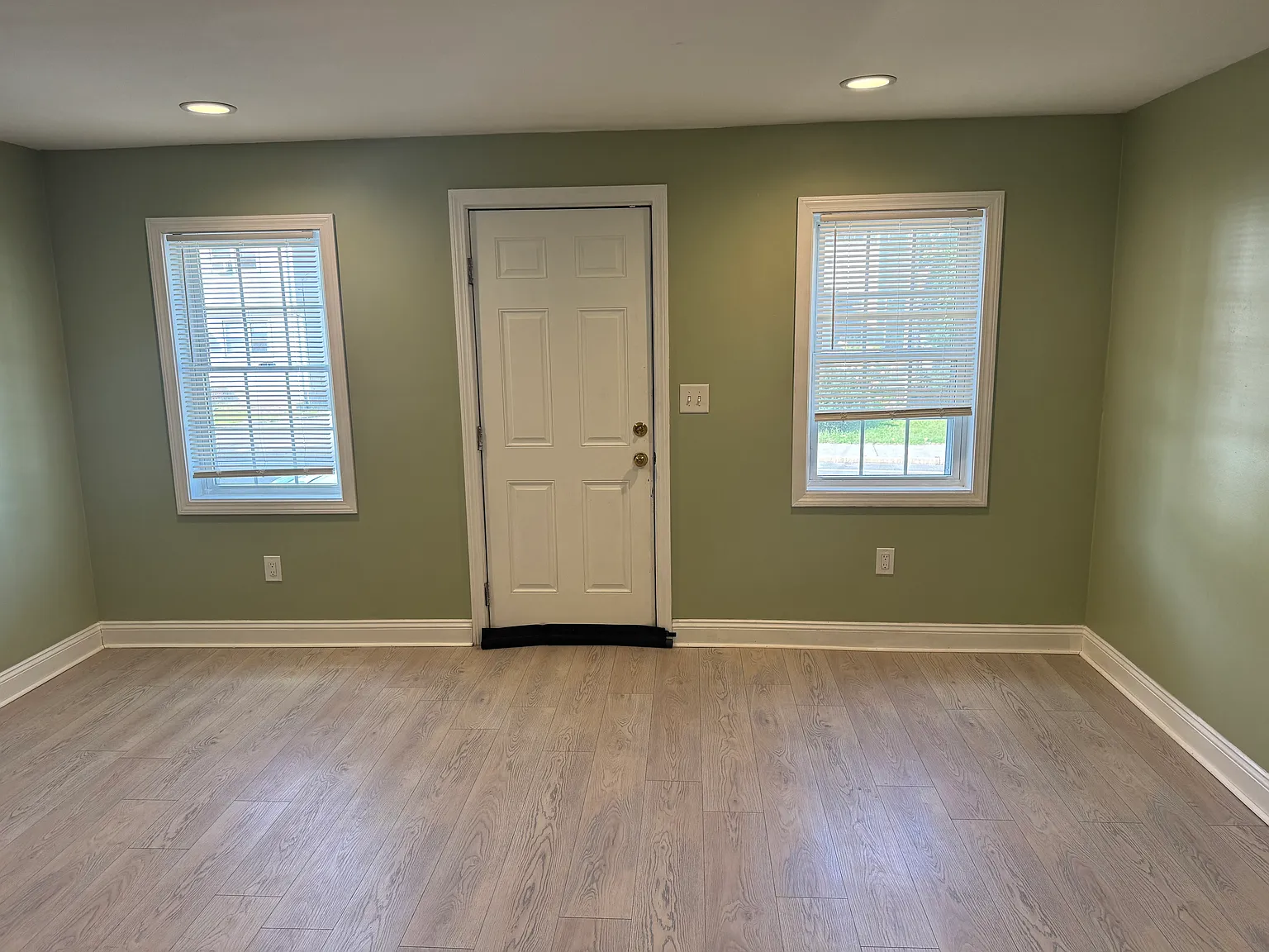 1 bed, 750 sqft, $2,100 — Photo 2