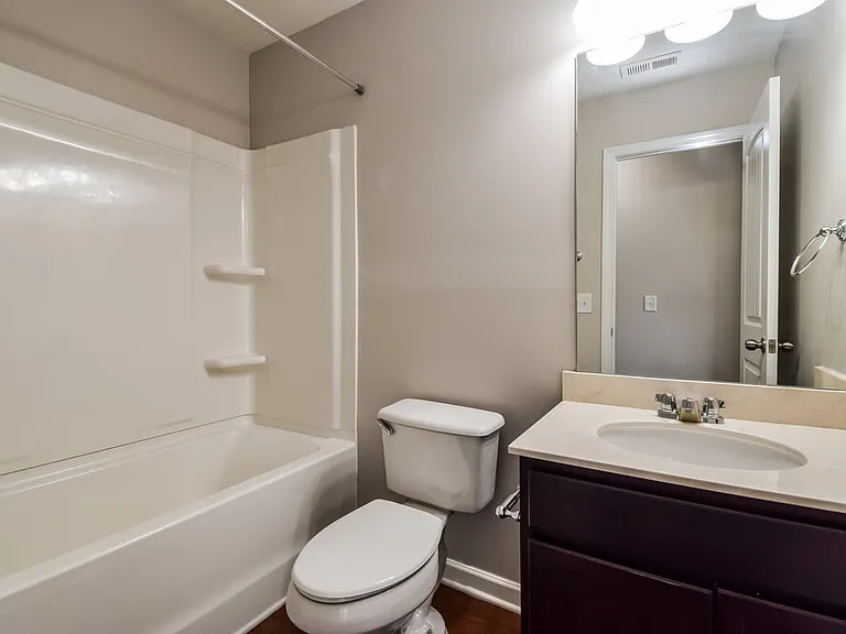 111 Howard Ave NW — Photo 16