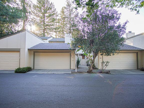 2nd image of 1047 Forest Knoll Dr