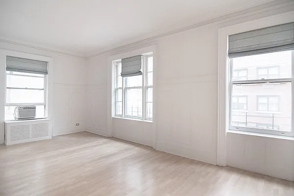 Rented by WAM Partners - William Moses Co. | media 24