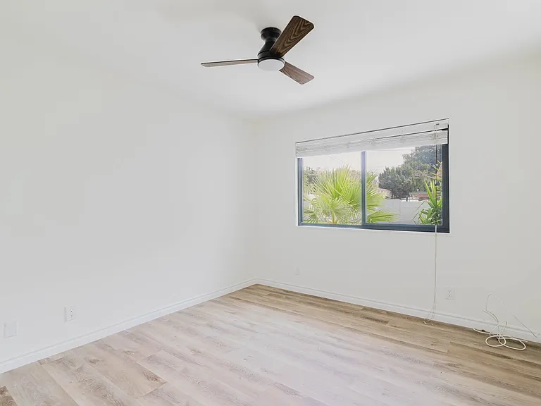 8400 Chimineas Ave — Photo 18