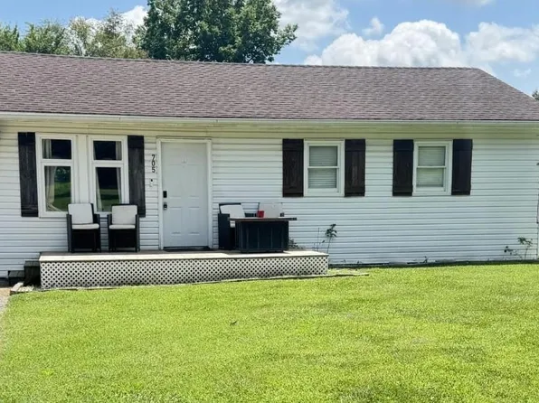 705 Washington St, Oskaloosa, KS 66066