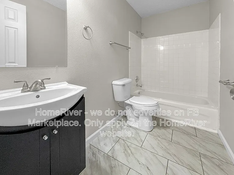 10940 Daylight Dr — Photo 16