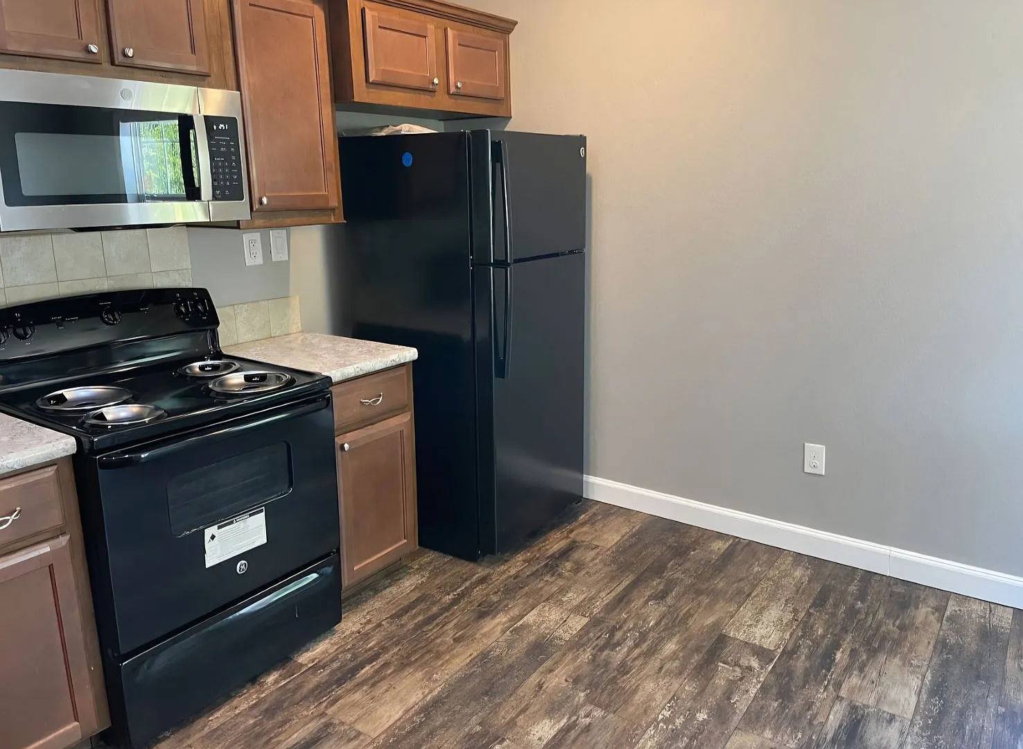 320 Mill St — Photo 3