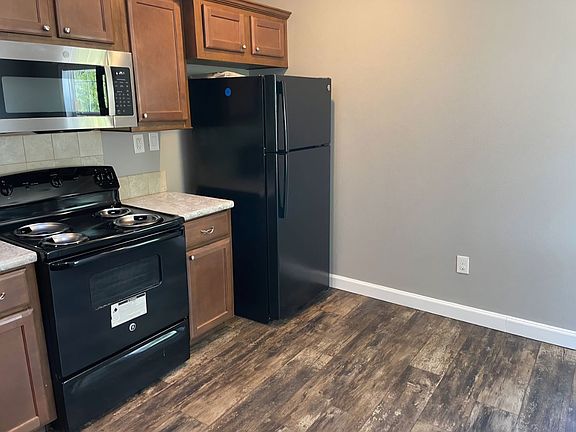 3rd image of 320 Mill St #101