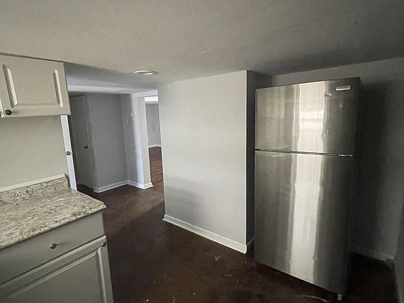 5th image of 2625 Jefferson Ave #A