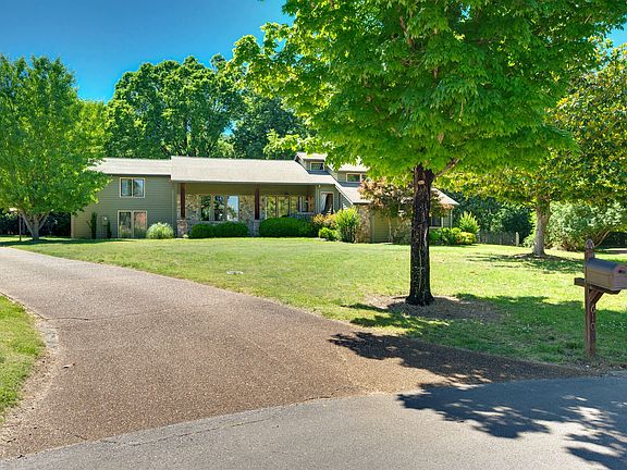 4th image of 6106 Martingale Ln