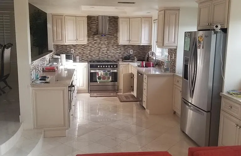609 Radbury Pl — Photo 5