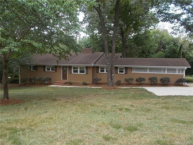 1st image of 561 Country Club Dr