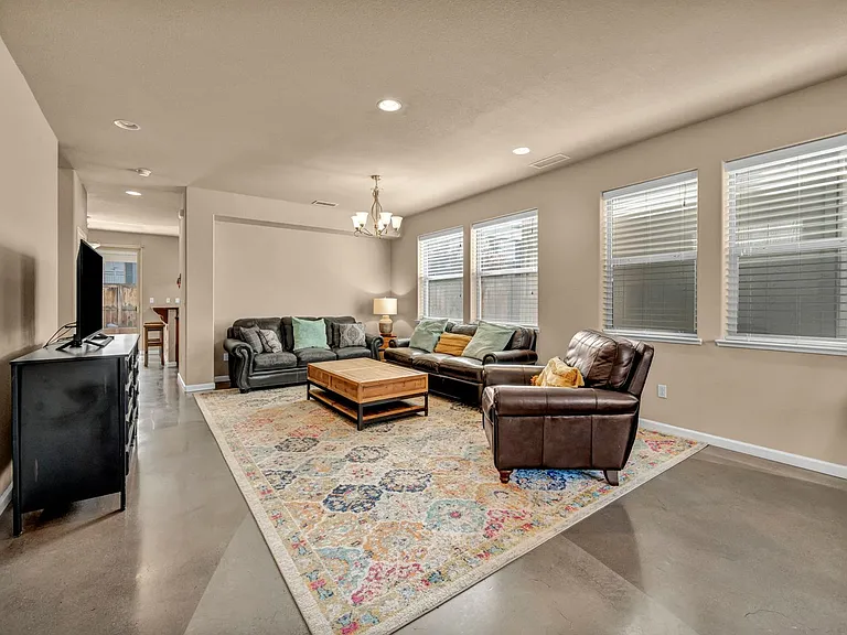 3680 Coastal St — Photo 23