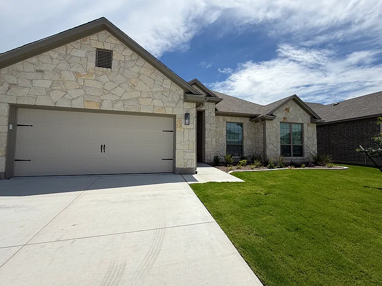 10225 Eaglefire Dr — Photo 1