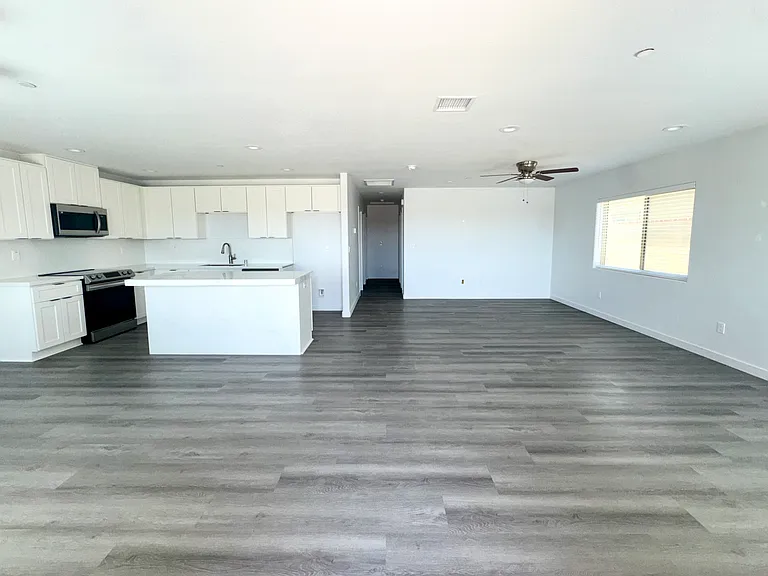 7343 Dogwood Ave — Photo 3