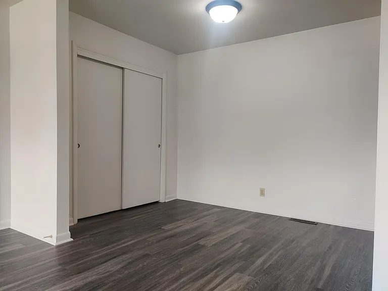 843 Hartford St — Photo 13