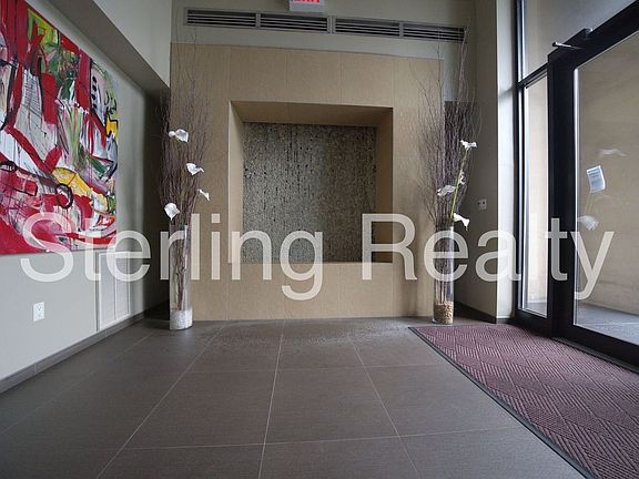 2nd image of 2704 Hoyt Ave S Ph 1