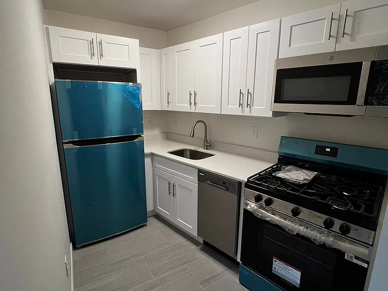 671 Bronx River Rd #5B — Photo 1