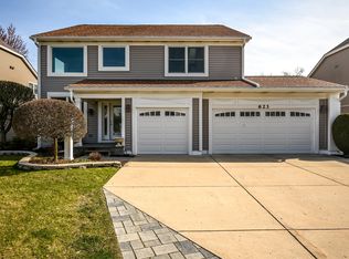623 E Thornhill Ln, Palatine, IL 60074