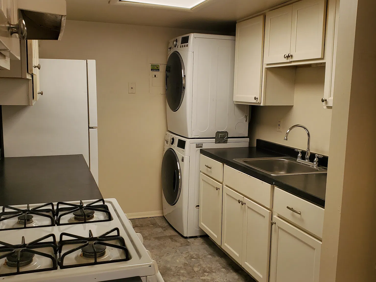 2 bed, 882 sqft, $1,200 — Photo 2