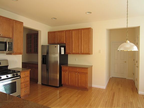 3rd image of 55 Primrose Ct