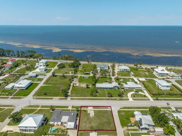 1301 Monument Ave, Port Saint Joe, FL 32456