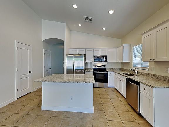 4th image of 15069 N 161st Ln