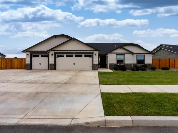 3375 NW Canyon Dr, Redmond, OR 97756