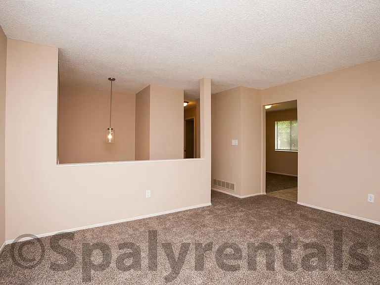 2136 Winewood Ave — Photo 3