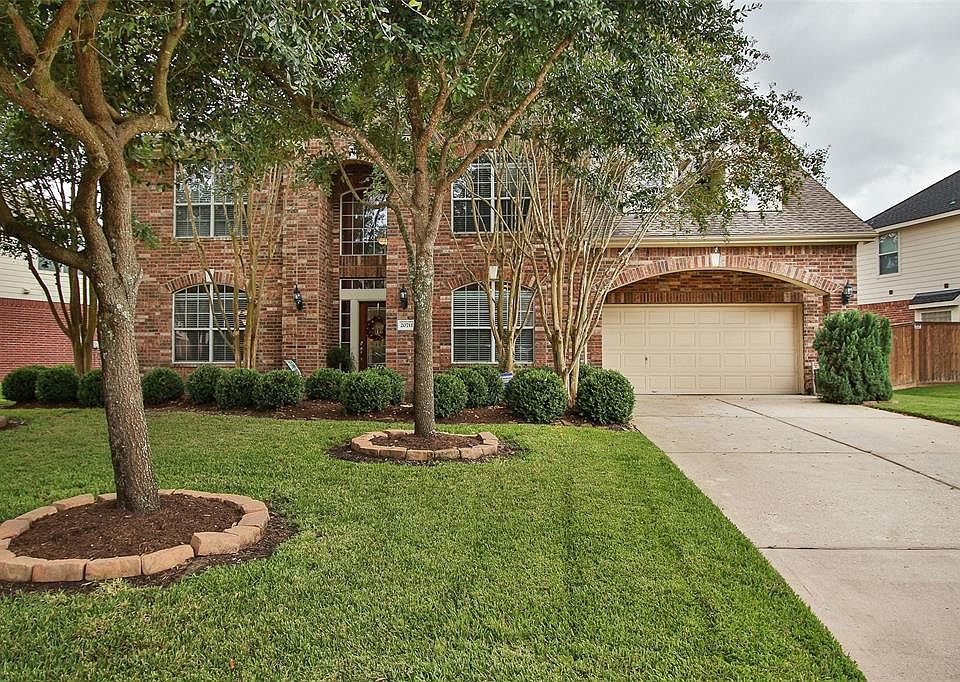 Gorgeous 4-bdrm/3.5 bath home situated on a pristine lot in the master-planned community of Windrose!