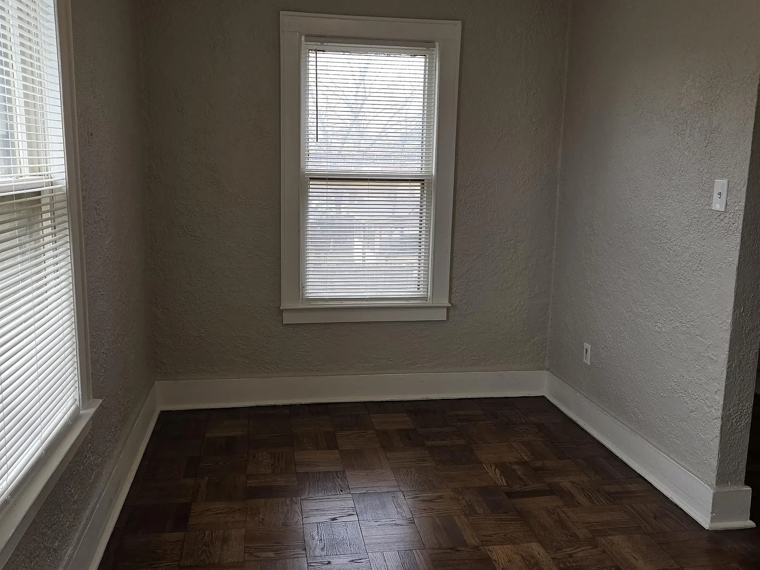 1239 Agnes Place - 5 — Photo 4