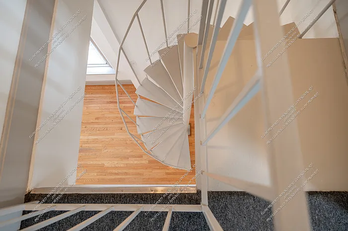211 W 9th St #5 — Photo 5