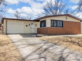 1680 Fairmount Dr, Florissant, MO 63033