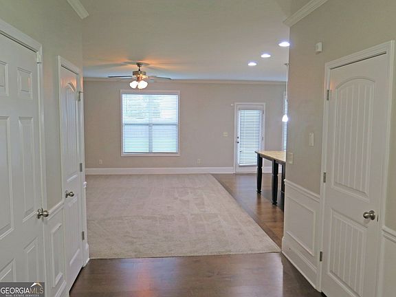 4th image of 536 Wolf Pack Ln