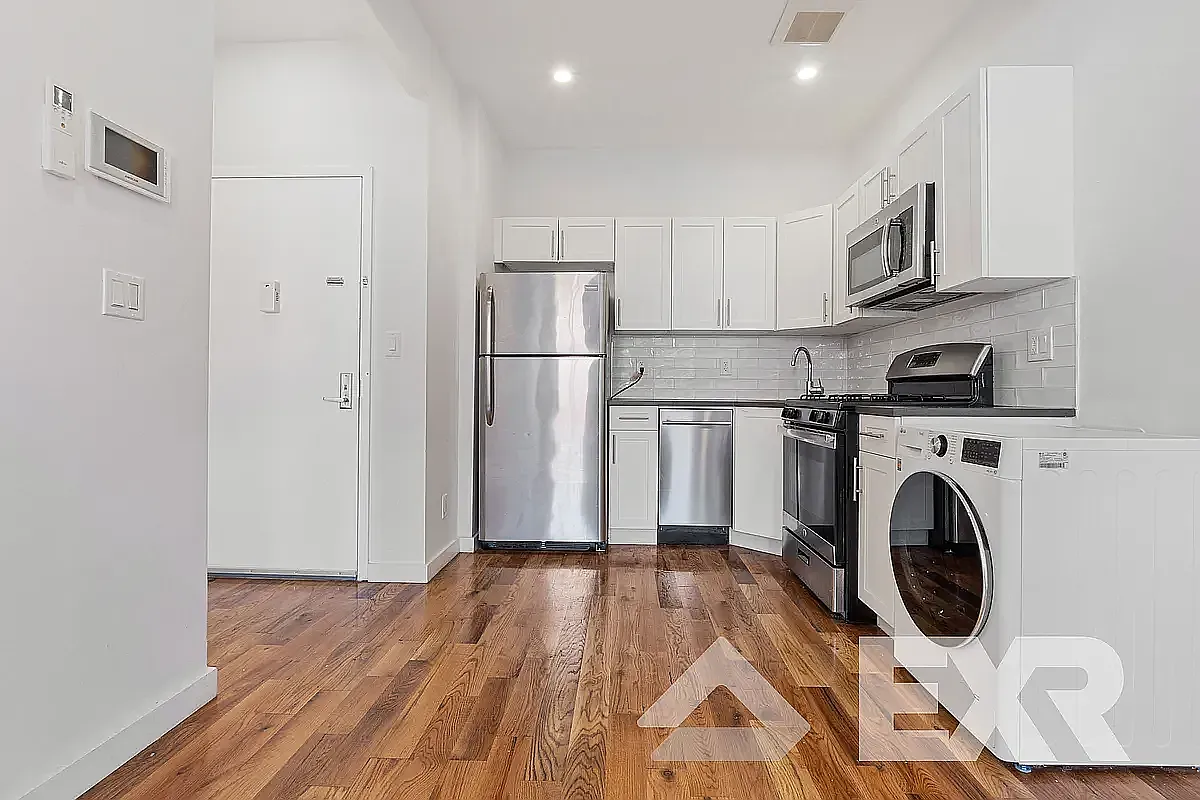 453 Irving Avenue — Photo 4
