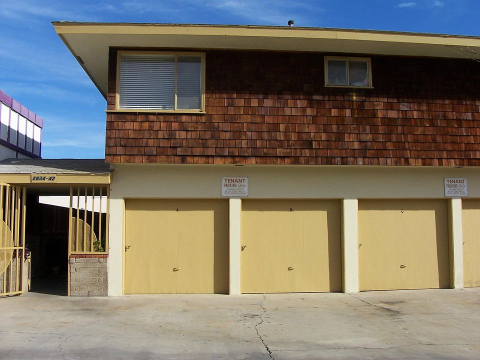 1st image of 2838 Avenida De Portugal