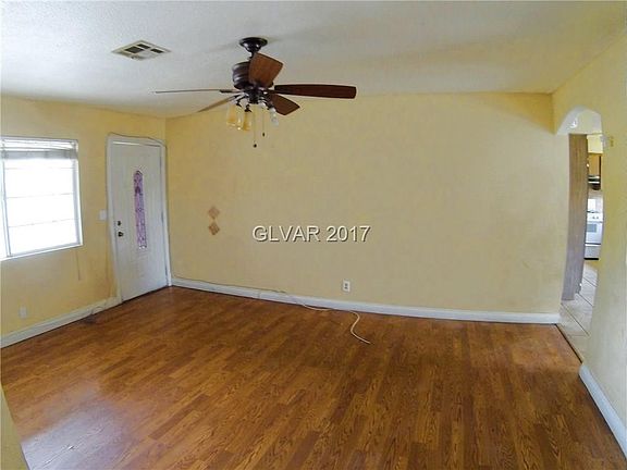 5th image of 220 Hillsway Dr
