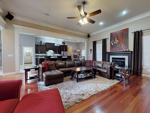 4th image of 6901 Sugarland Dr