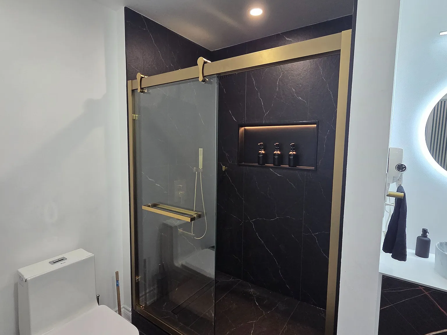 3 bed, $2,600 — Photo 3
