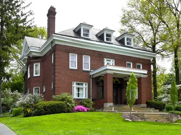 2249 Harcourt Dr, Cleveland Heights, OH 44106