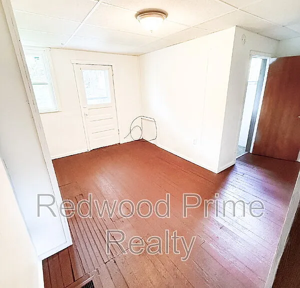 901 Coleman Ave — Photo 6