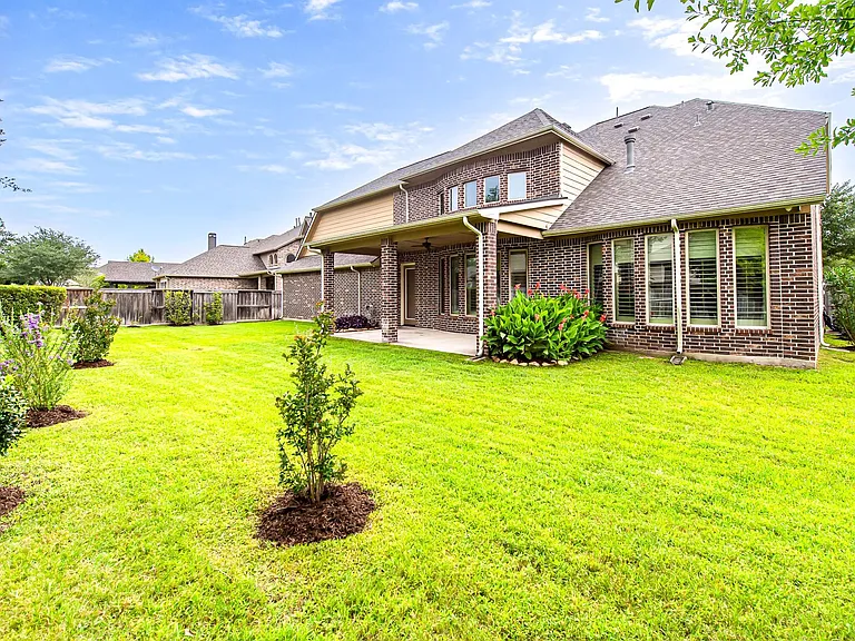 17430 Aberdeenshire Dr — Photo 48