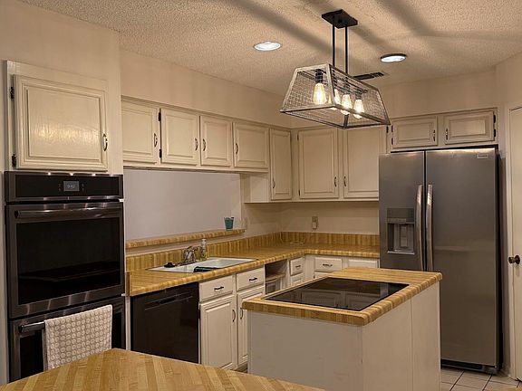 2nd image of 1858 Veranda Dr